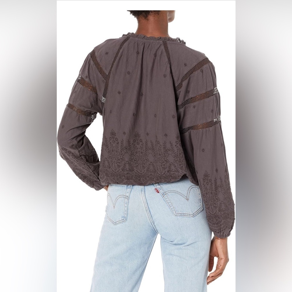 NEW- Lucky Brand Women's Long Sleeve Embroidered Knit Top SIZE: XXL - Picture 2 of 7